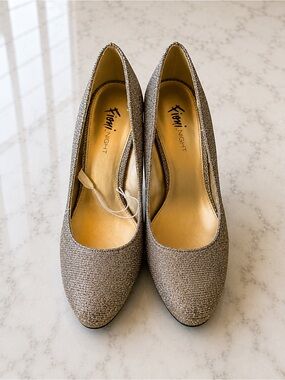FIONI Night Women's Glitter Pump in Shimmery Taupe
